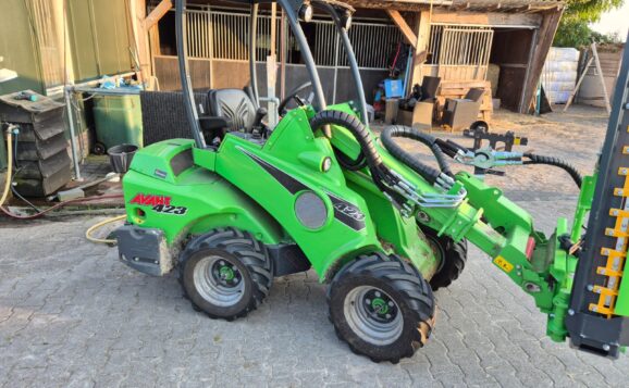 Avant 432 TD | Schoonhoven Service